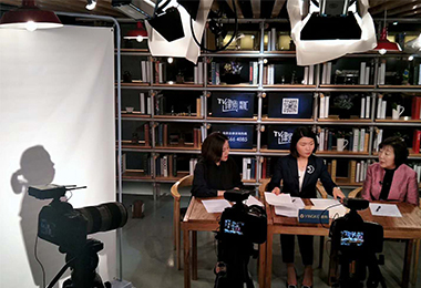 曹晓静律师录制《律师帮帮忙》节目现场。
